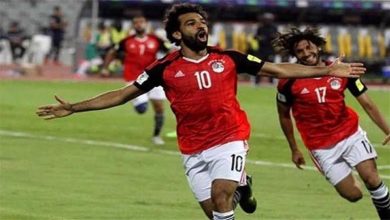 صورة محمد صلاح يحقق حلم أبناء أحد لاعبي منتخب سيراليون (فيديو)