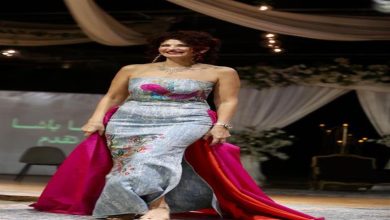 صورة رشا الجمال تكشف لـ”مصراوي” سبب تصميمها كيمونو للرجال في ديفيليه مختلف