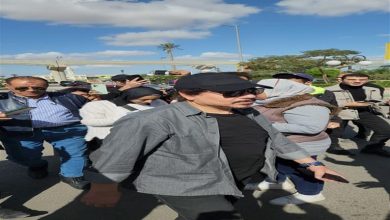 صورة أشرف زكي ونهال عنبر ومحمد رياض في جنازة طارق عبد العزيز (صور)