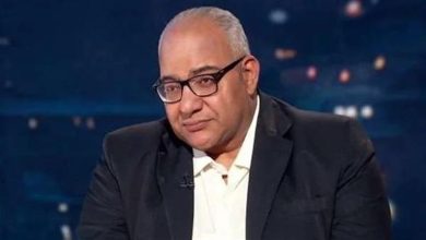 صورة نقل بيومي فؤاد للمستشفى بعد تعرضه لأزمة صحية