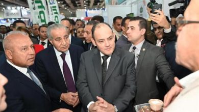 صورة وزير الصناعة يفتتح “فوود أفريكا” بمشاركة أكثر من 900 شركة