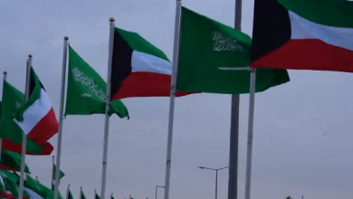 صورة بالفيديو.. شوارع الرياض تتزين بعلم الكويت احتفاء بزيارة الشيخ مشعل الصباح