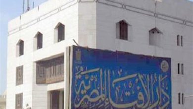 صورة الإفتاء توضح الحكم إذا أحدث الخطيب أثناء خطبة الجمعة: هناك 3 تصرفات