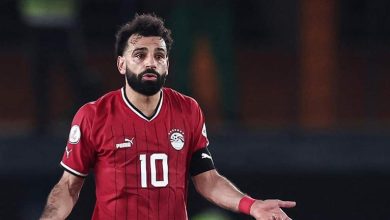 صورة “عيب كدا عاوزين التريند”.. نجم الزمالك السابق: نعم محمد صلاح فوق النقد