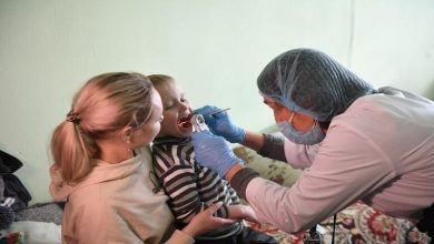 صورة طبيبة تحذر من مخاطر “الزوائد اللحمية” لدى الأطفال