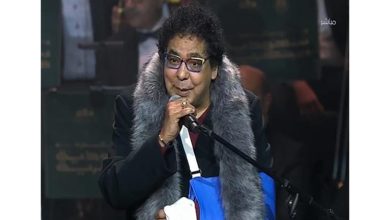 صورة رغم إصابته بكسر في الذراع.. منير: “هكون حزين لو مشاركتش في أولى الليالي السعودية المصرية”