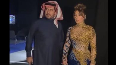 صورة أصالة تحصن نفسها بالقرآن قبل صعودها على المسرح- فيديو