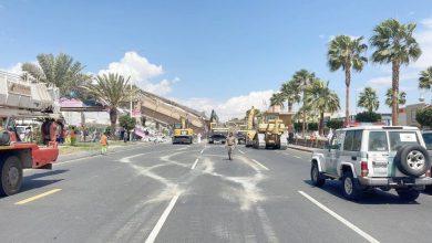 صورة معدة ثقيلة تطيح بجسر مشاة بخميس مشيط  أخبار السعودية