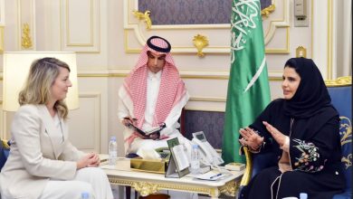 صورة مساعد رئيس مجلس الشورى تلتقي وزيرة خارجية كندا