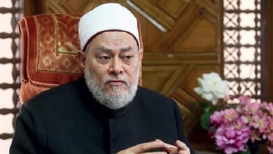 صورة علي جمعة: تحية العلم ليست بدعة وإنما لتربية النفس على حب الوطن
