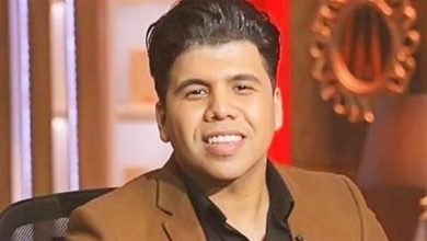 صورة “كنت بقف 12 ساعة وبقبض 1200”..عمر كمال يرد على الهجوم بسبب سيارته الفارهة