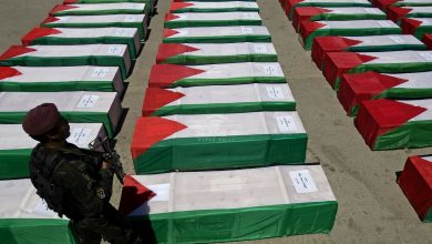 صورة الاحتلال يحتجز جثامين 500 شهيد