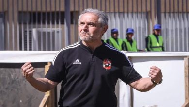 صورة كولر ينشر 7 صور له في ملعب الأهلي ويعلق: “التتش الاسطوري”