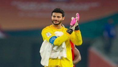 صورة تحية الجماهير المصرية لمحمد الشناوي قبل انطلاق مباراة منتخب مصر ضد بوركينا فاسو