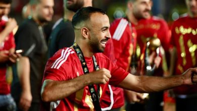 صورة “ايه النادي والجمهور الغريب ده”.. تعليق  مثير من أفشة بعد تتويج الأهلي بدوري الأبطال (صورة)
