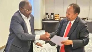 صورة حمدوك ونور يوقعان اتفاقاً لمواجهة المخاطر التي تهدد السودان  أخبار السعودية