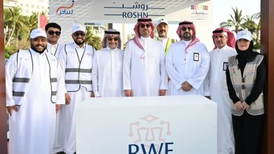 صورة محافظ جدة يشارك في مبادرة «نجدد خطواتك ونلونها» بواجهة روشن  أخبار السعودية