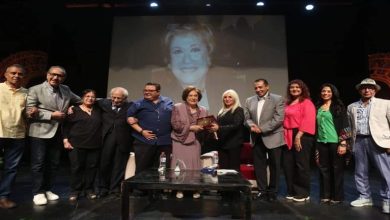 صورة رئيسة الأوبرا تكرم سيدة المسرح العربي سميحة أيوب