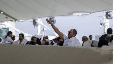 صورة الحجاج يرمون الجمرات ثاني أيام التشريق.. والمتعجلون يتّجهون للمسجد الحرام لأداء طواف الوداع  أخبار السعودية