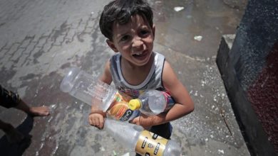 صورة نتنياهو يوافق على تفعيل خط كهرباء لمحطة تحلية كخطوة لاحتلال مدينة غزة وإجلاء السكان