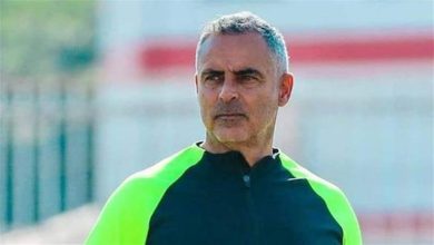 صورة تحت أنظار سليمان.. جوميز يجتمع بلاعبي الزمالك قبل نهائي السوبر