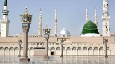 صورة شاهد.. الأمطار تتساقط على المسجد النبوي وسط دعوات المصلين والزائرين