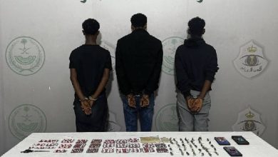 صورة شرطة جدة تقبض على 3 مخالفين لنظام الحدود لترويجهم موادّ مخدرة  أخبار السعودية