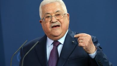 صورة مسؤول أميركي: رفض منح تأشيرات لـ80 مسؤولا في السلطة الفلسطينية إضافة الرئيس عباس