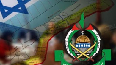 صورة تسليم السلاح الى جهة فلسطينية ..حماس: جاهزون لهدنة 10 سنوات ومؤتمر وطني قريبا في القاهرة