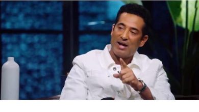 صورة “عمرها ما اشتكت ولا قالت حقوق المرأة”.. عمرو سعد يتحدث عن والدته بطريقة مؤثرة