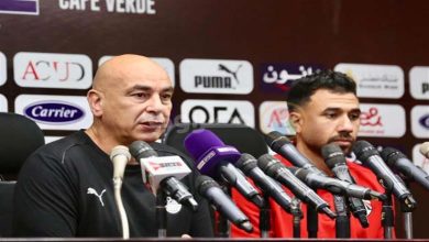 صورة تريزيجيه وحسام حسن يتحدثان في المؤتمر الصحفي الخاص بمباراة مصر وكاب فيردي (صور)