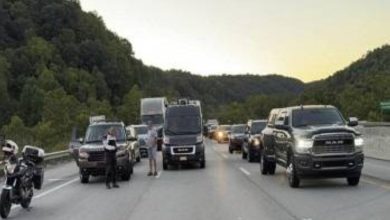 صورة لليوم الرابع.. الشرطة الأمريكية تطارد ضابطاً اعتدى على 12 سيارة  أخبار السعودية