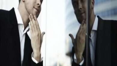 صورة لا تدعهم يخدعوك.. 6 عبارات يستخدمها النرجسيون للتلاعب بك