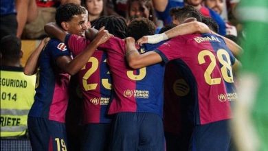 صورة خماسية برشلونة في إشبيلية تخطف صدارة الدوري الإسباني من ريال مدريد (فيديو)