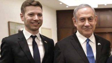 صورة نجل نتنياهو يُهاجم الرئيس الفرنسي بألفاظ نابية بعد تصريحاته عن الاعتراف بالدولة الفلسطينية: اذهب إلى الجحيم