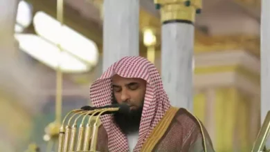 صورة خطيب المسجد النبوي يحذر من المتباهي والمتفاخر عبر وسائل التواصل: بغيض