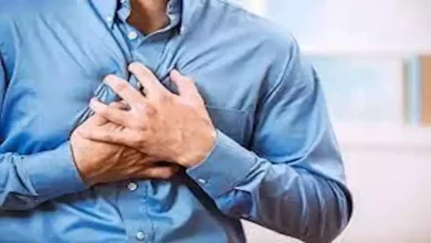 صورة تتشابه مع حرقة المعدة.. احذر أعراض تكشف النوبة القلبية