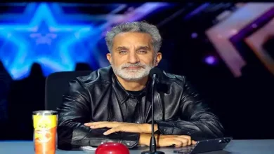 صورة باسم يوسف يفاجئ جمهور برنامج “Arabs Got Talent” بـ “جلابية” على الهواء
