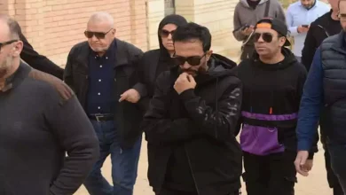 صورة من بينهم محمد لطفي وبوسي شلبي.. نجوم الفن في جنازة حما حمادة هلال