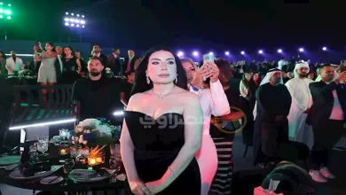 صورة بحضور العوضي وأروى جودة ونبيلة عبيد.. 30 صورة لنجوم الفن في سفح الأهرامات