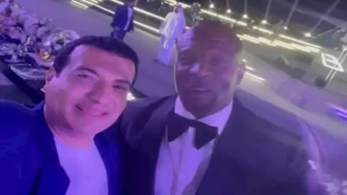 صورة فيديو| إيهاب توفيق يرحب بالممثل العالمي تيري كروز في مصر