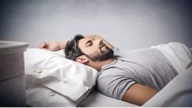 صورة النوم في الظلام.. مفتاح نوم مثالي وحرق الدهون