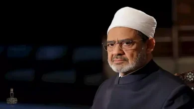 صورة شيخ الأزهر يوضح حكم توزيع حلوى المولد للفقراء من الزكاة