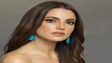 صورة درة تحتفل بتكريمها من كلية إعلام الشروق
