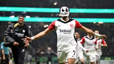 صورة “أداء إستثنائي”.. ماذا قدم عمر مرموش رفقة فرانكفورت في عام 2024؟