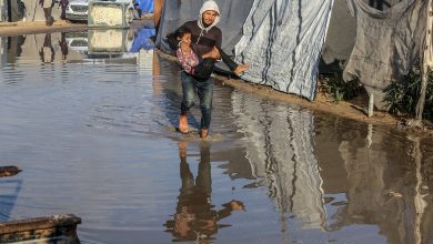 صورة الامطار تغرق غزة مجددا و مستشفى الشفاء وسط غارات اسرائيلية