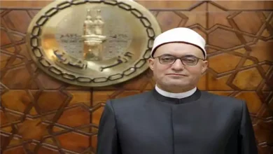 صورة مفتي الجمهورية: اسم المرأة وصوتها ليسا عورة.. والنبي نادى عمته وابنته