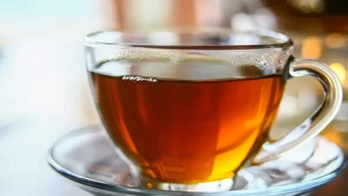 صورة الشاي المحلى بالسكر مضر بالصحة.. في تلك الحالة