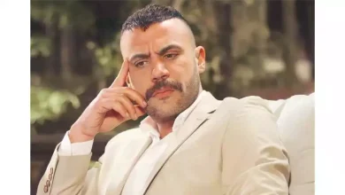 صورة محمد إمام يشوق جمهوره وينشر صورة من كواليس فيلم “صقر وكناريا