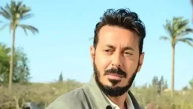 صورة مصطفى شعبان يعلن وفاة شقيقه الأصغر